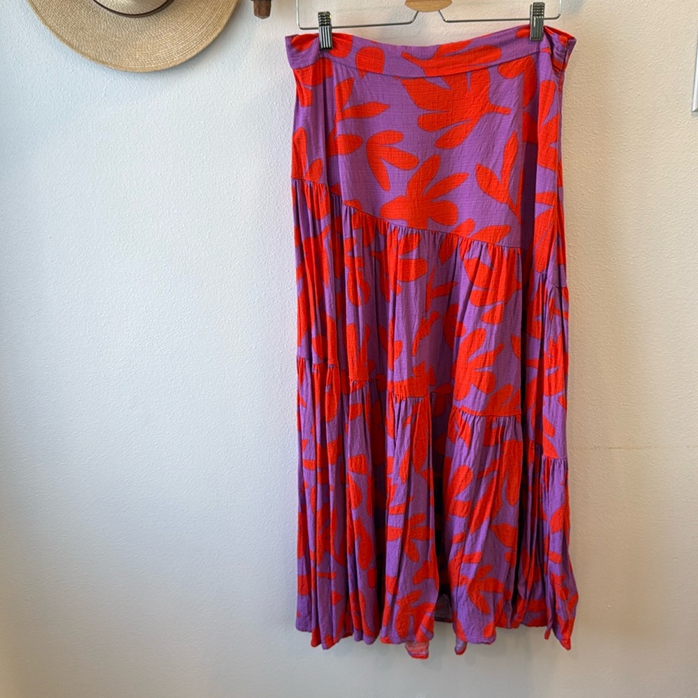 Mister Zimi Australian based company. Skylar skirt. 
US size 10.  Aus size 14.